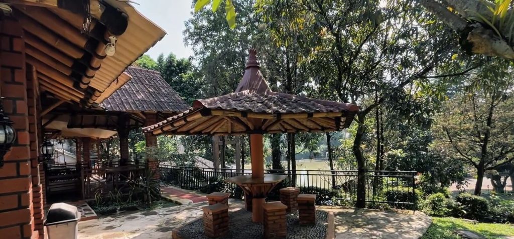This Lakeside Staycation and Fishing Spot in Sentul is our Best-Kept Secret “Hidden Gem” for Quick Escape from Routines