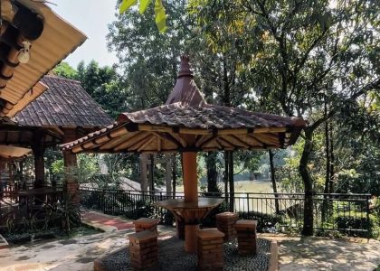 Panjang Jiwo Resort